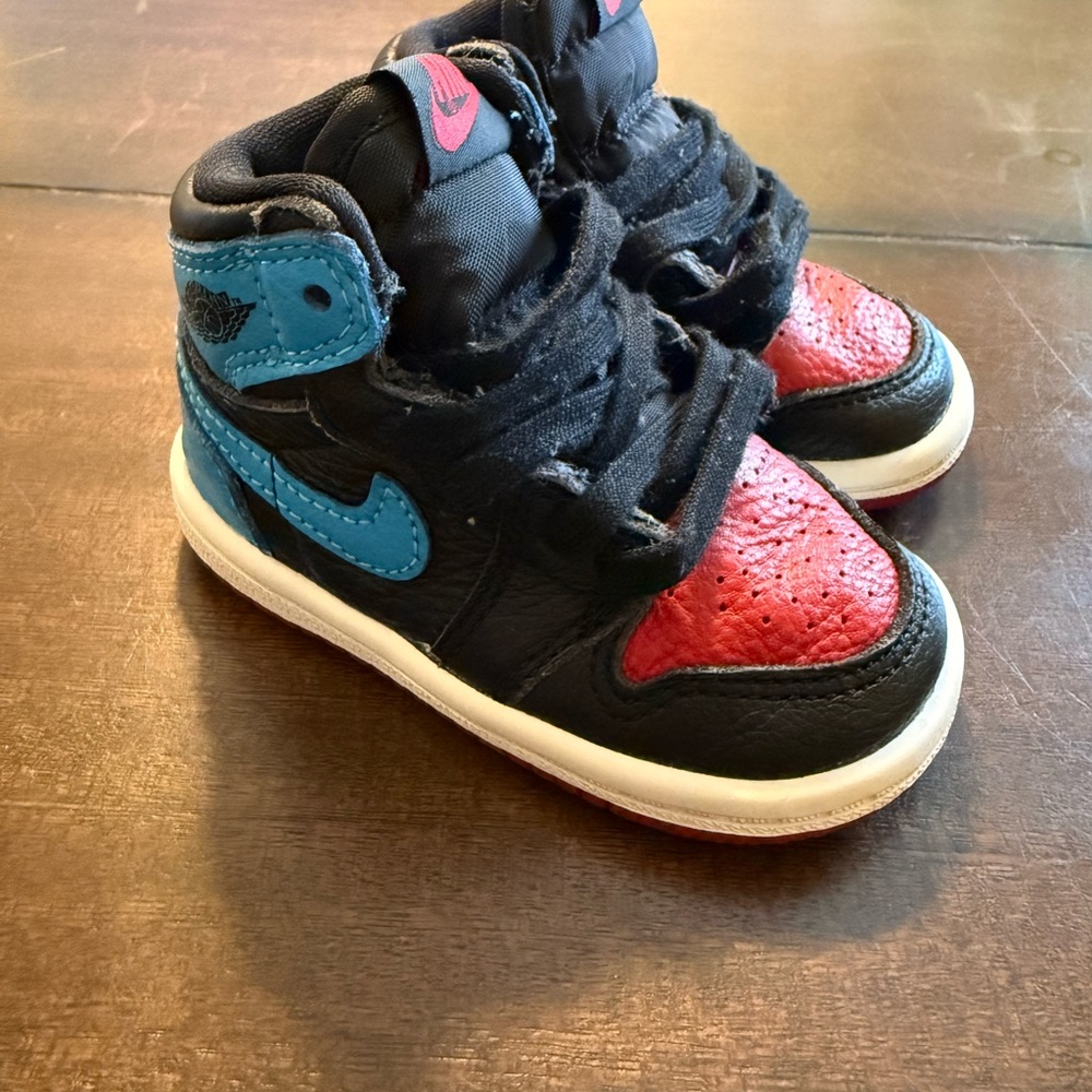 Jordan 1 Mid Toddler Shoes Size 4C – Like New